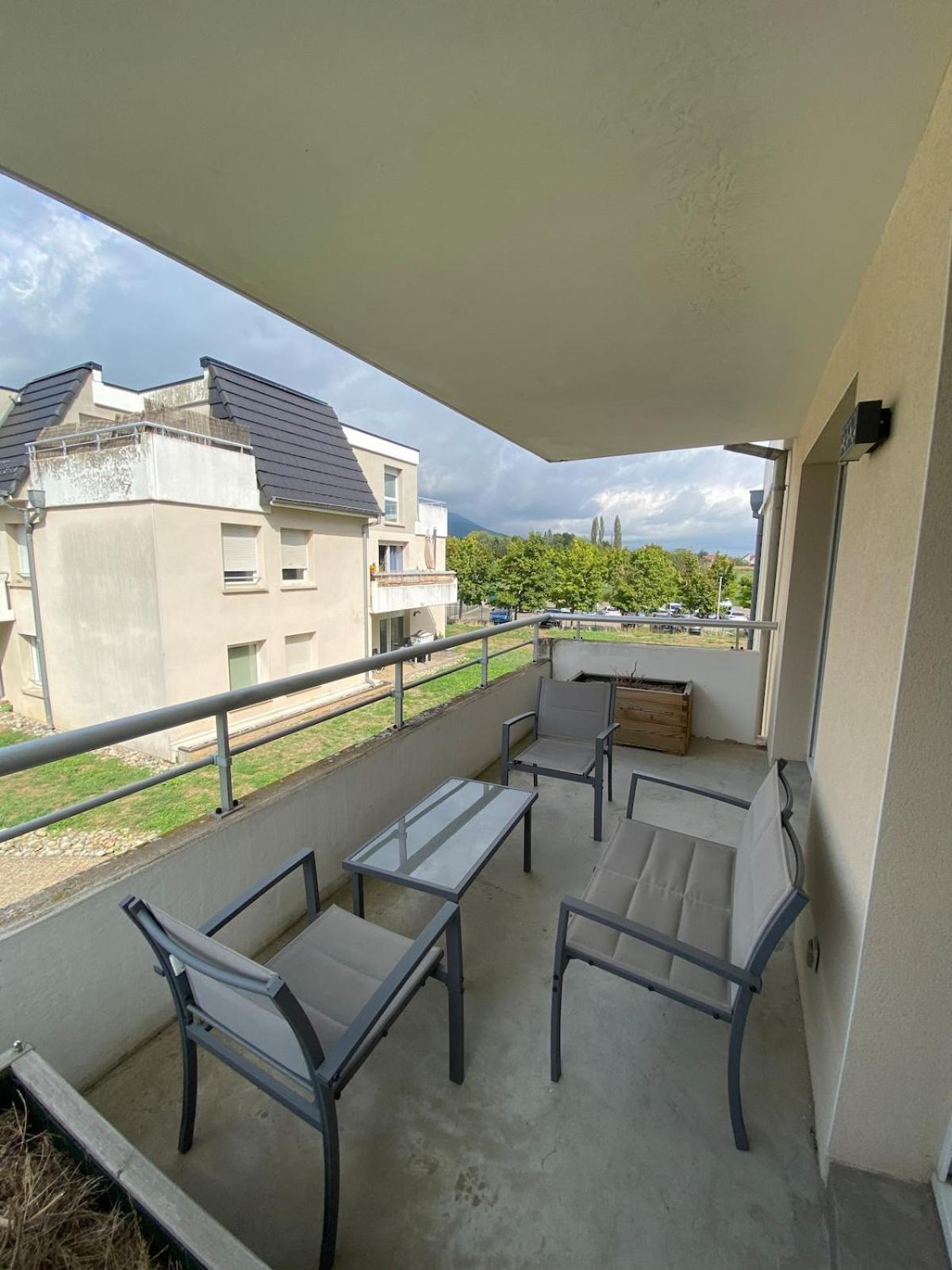 U1 Chaleureux Appartement Avec Balcon A Uffholtz Bagian luar foto